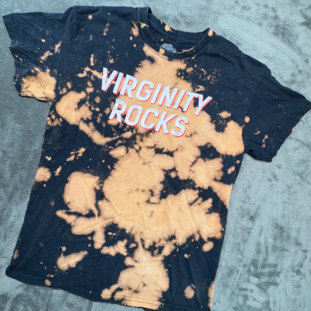 Virginity Rocks‎ Bleach Splatter Graphic T-Shirt Short Sleeve Top